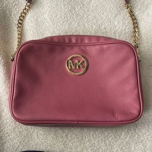Micheal Kors crossbody purse